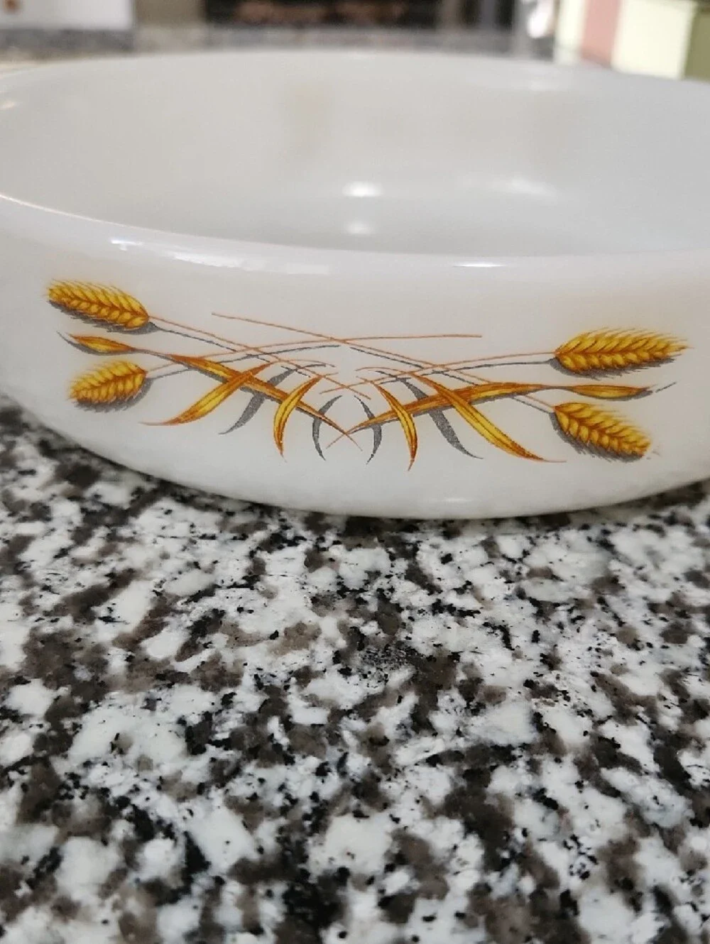 Vintage 1960s Fire-King Golden Wheat Pattern Milk Glass Casserole Dish 8" - Picture 10 of 13